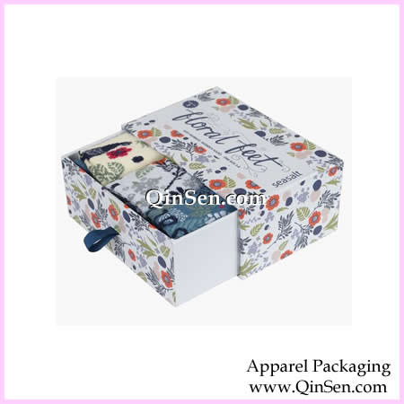Custom Cute Socks Gift Box-GX00614